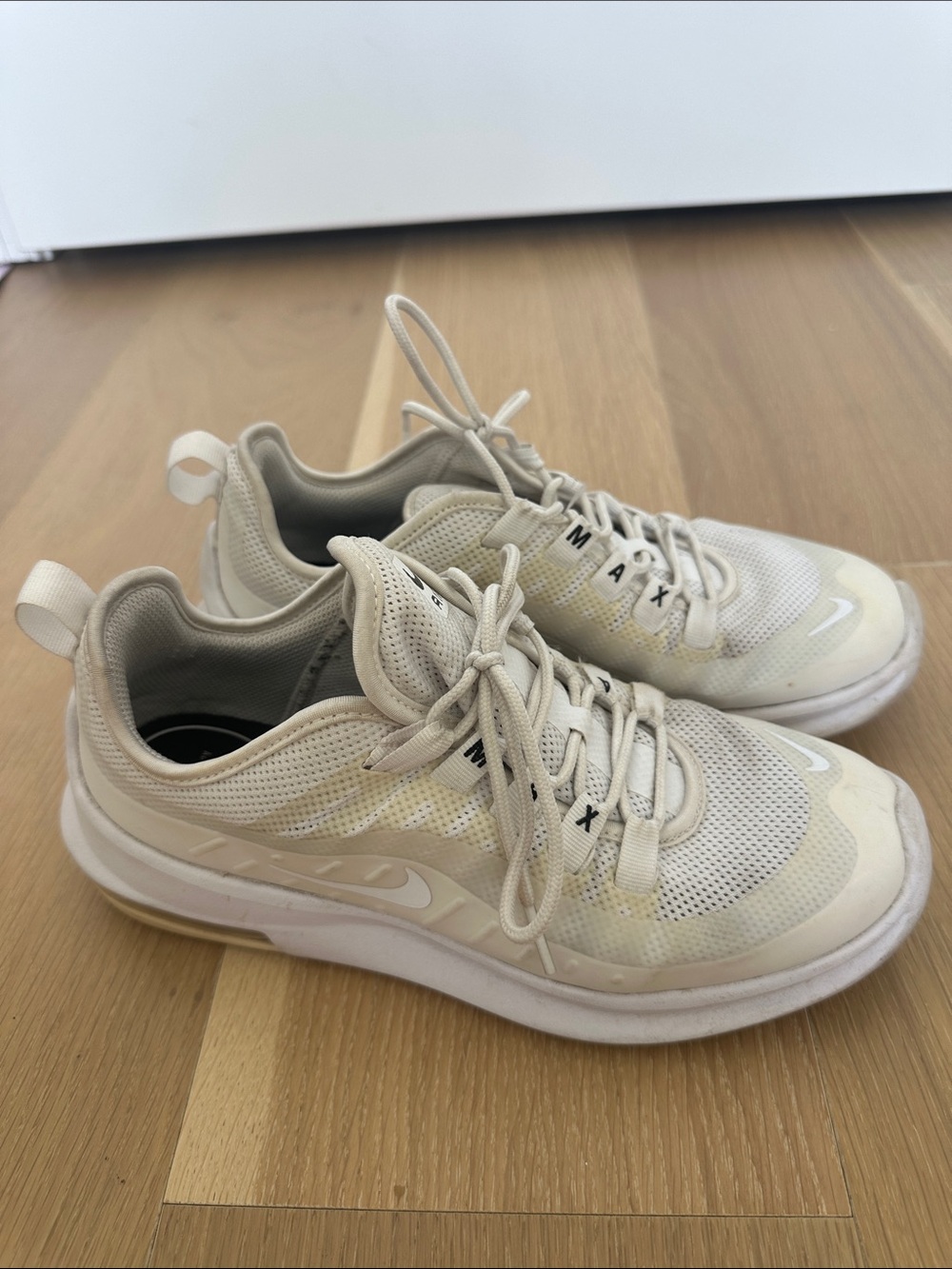 Women’s Nike Air Max Axis White Sneakers Tennis Shoes Run Hike Gym Pickleball 7